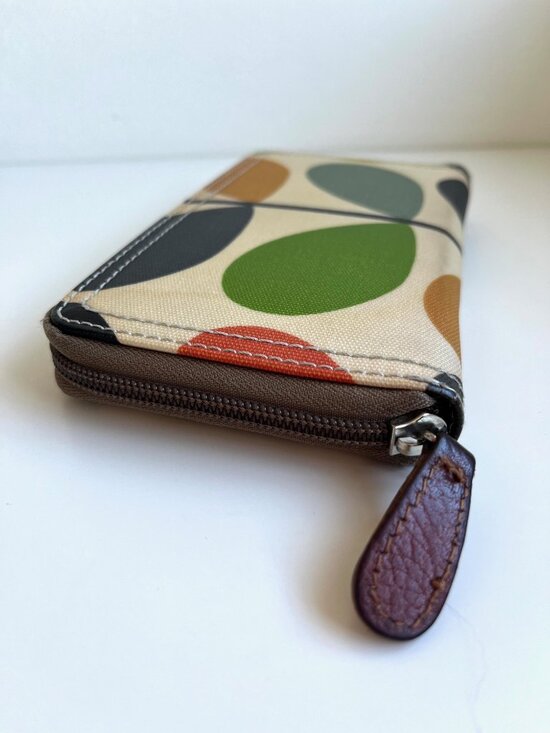 Orla Kiely Classic Multi Stem Big Zip Wallet - Picture 3 of 5